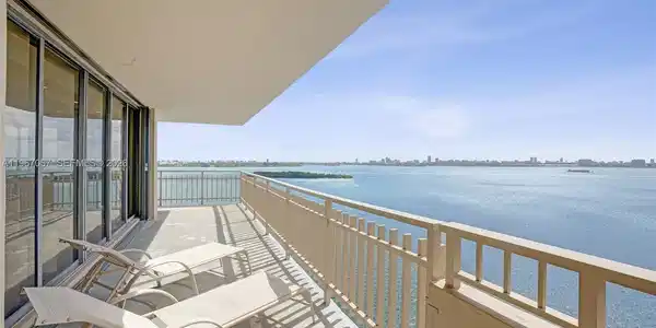 11113 Biscayne Blvd