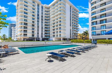 8877 Collins Ave