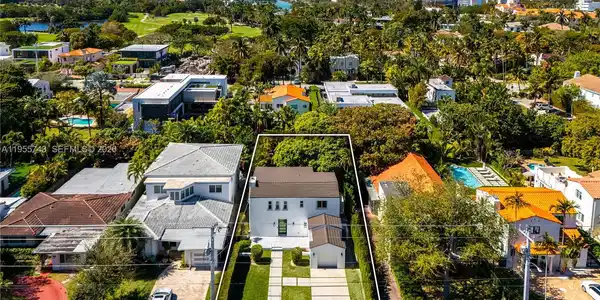 3166 Royal Palm Ave