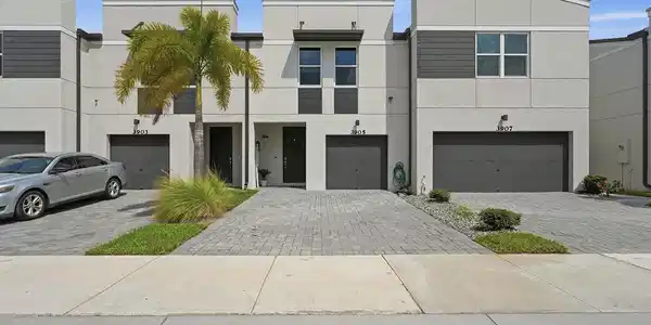 3905 SE Mentmore
