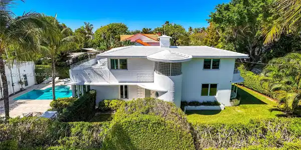 4580 Post Ave