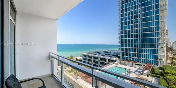 6801 Collins Ave