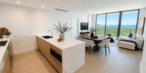 2411 Laguna circle