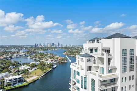 3055 Harbor Dr