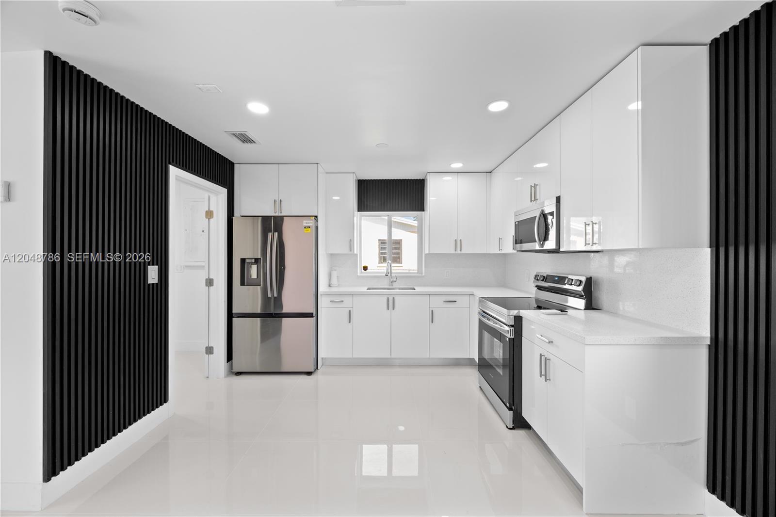 Image 2: Gorgeous Kitchen.