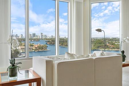3055 Harbor Dr