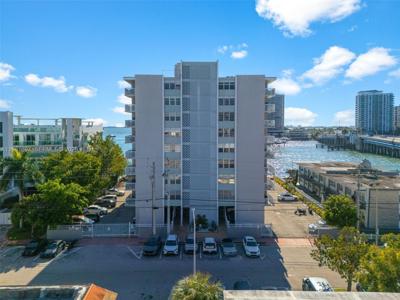 2016 Bay Dr