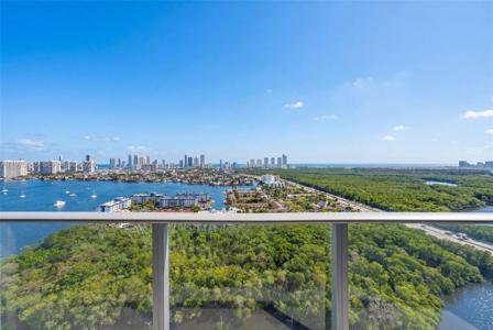 16385 Biscayne Blvd