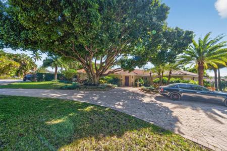 2460 Bayview