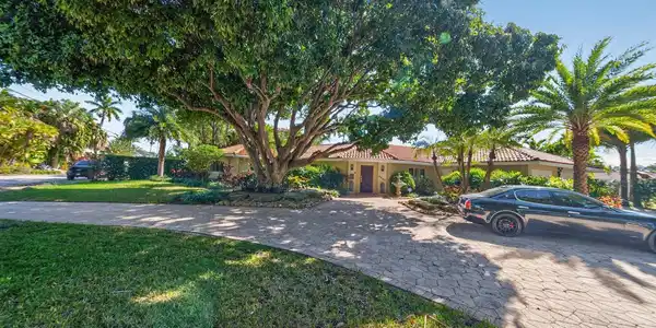 2460 Bayview