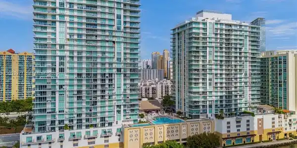 330 Sunny Isles Blvd