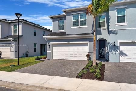 1863 SE Tarni Way