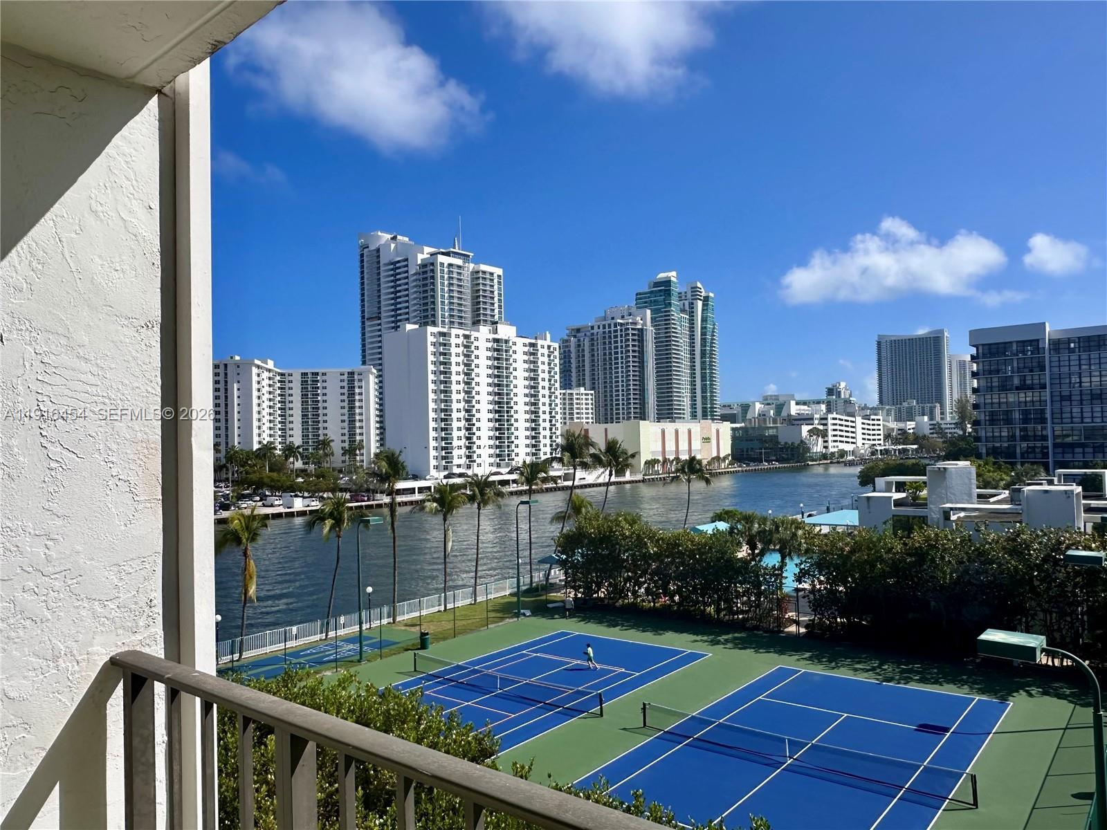 Image 2: Morning coffee, reading the newspaper and watch Yachts pass by from your balcony? You got it! - Ocea