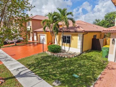 2724 NE 42nd