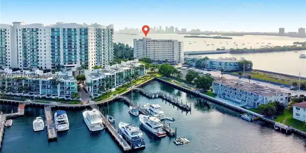 7904 West Dr Unit Penthouse