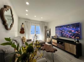 1033 Lenox Ave Unit 205