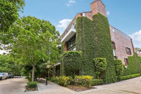 1540 NE Quayside Ter