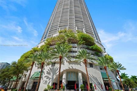 1750 N Bayshore Dr
