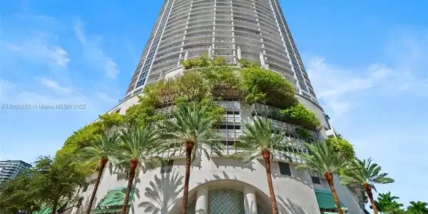 1750 N Bayshore Dr