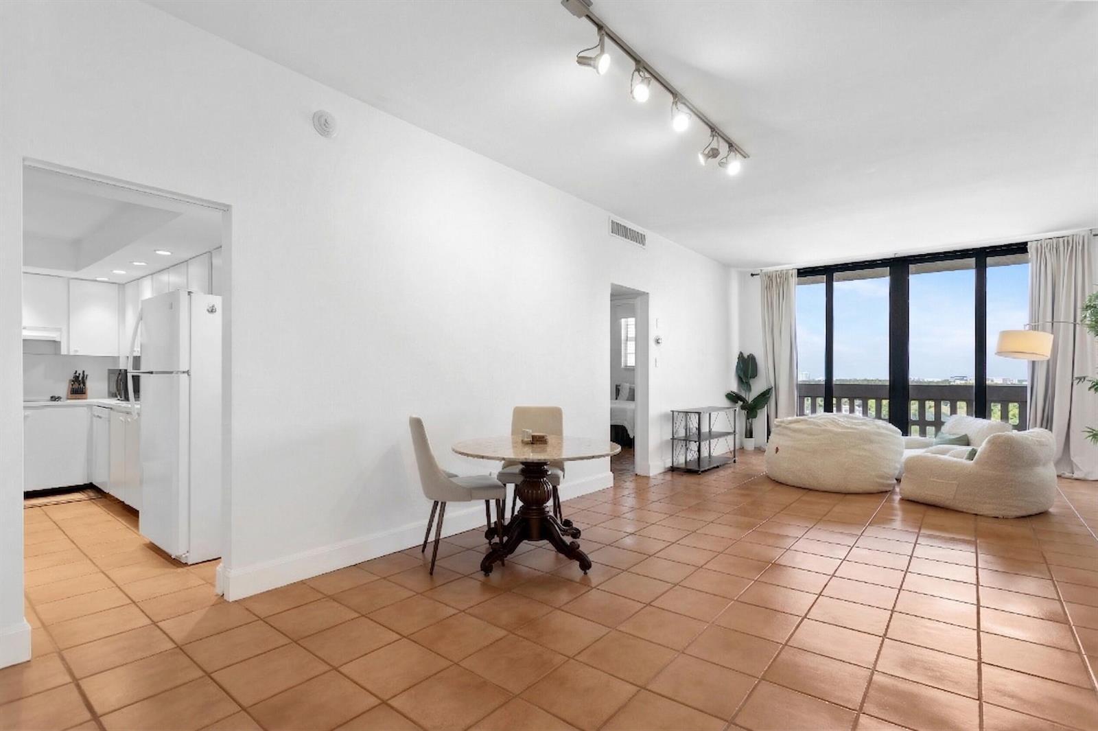 Image 3: Great Room