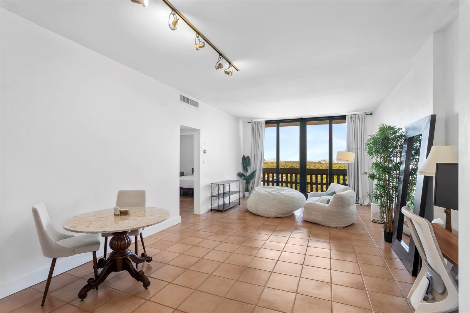 Image 4: Great Room