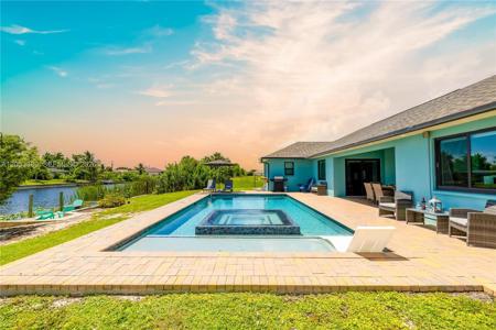 2724 SW 1st Ter, Cape Cor NA