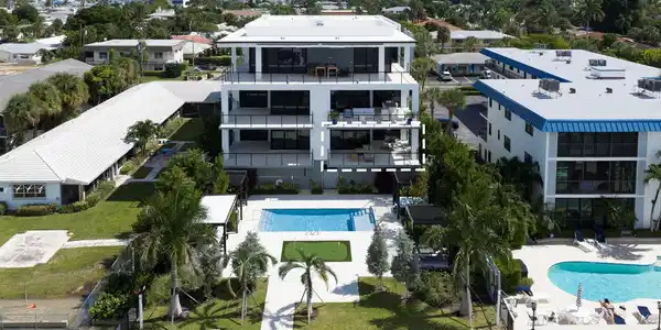 2323 Lake