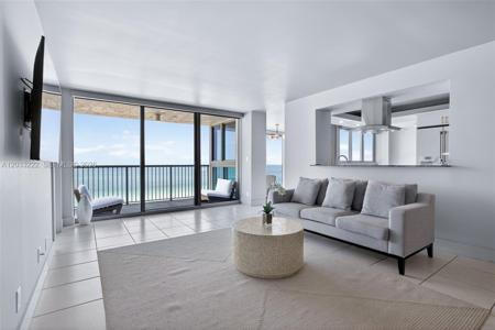 2655 Collins Ave