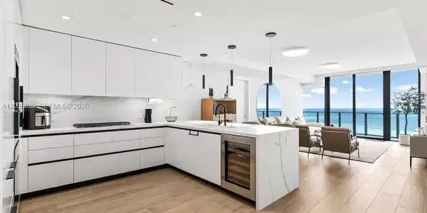 1116 N Ocean Blvd