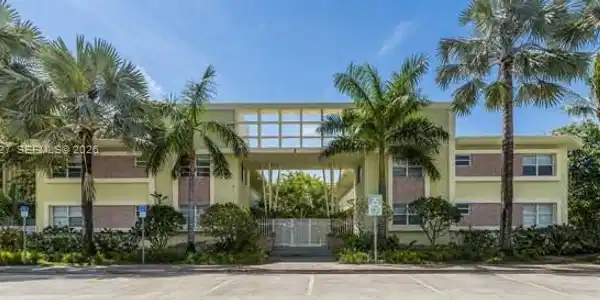 350 S Shore Dr