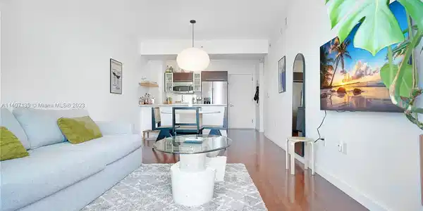 333 NE 24th St Unit 803