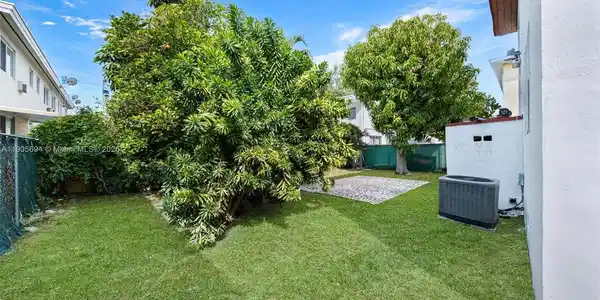 Image 4: garden