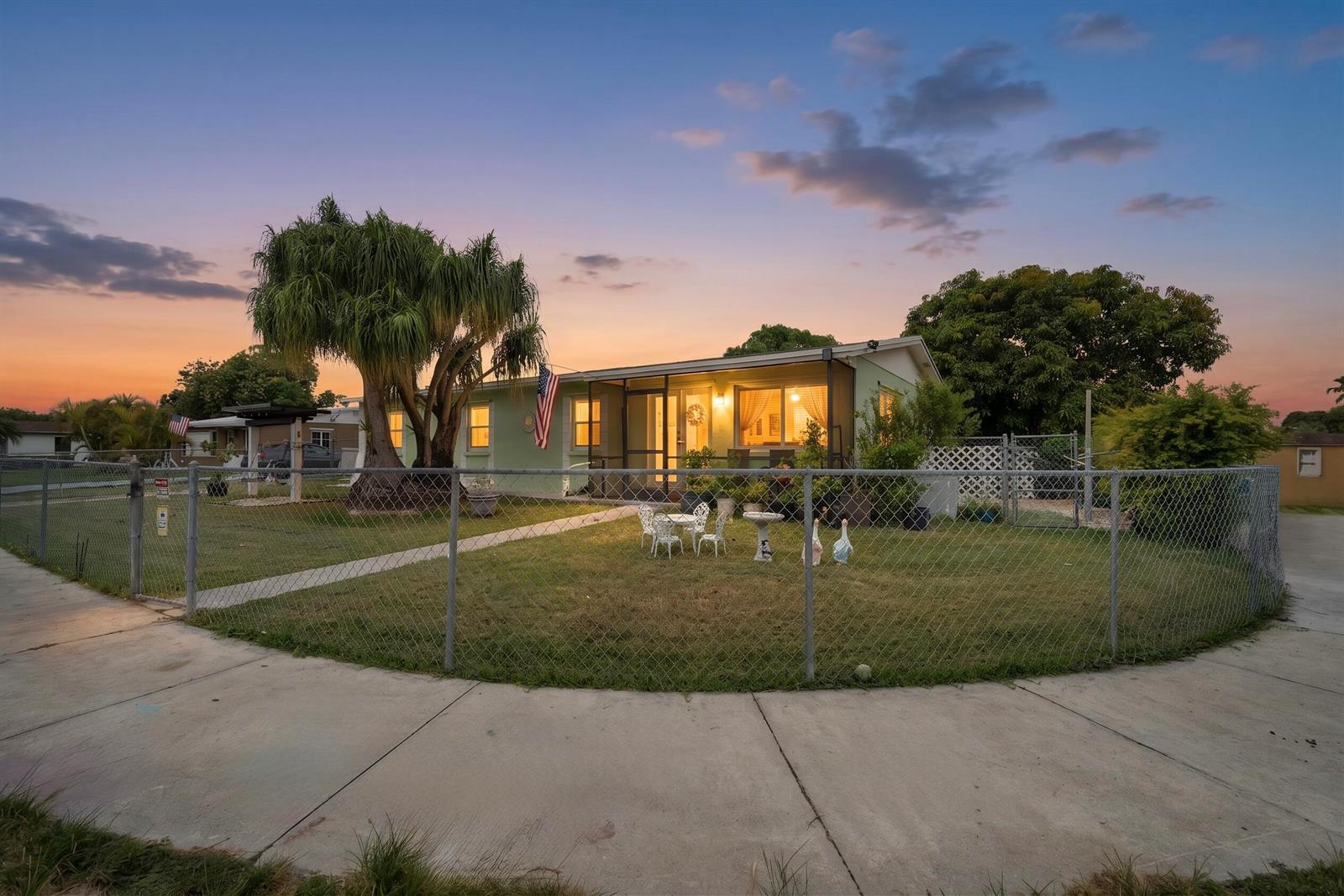 Image 3: listing-photo-8 2