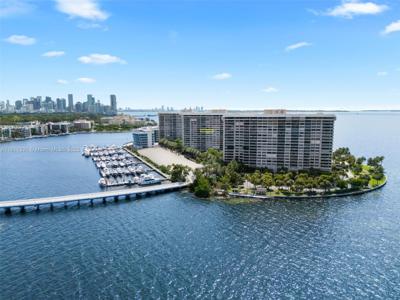 2 Grove Isle Dr