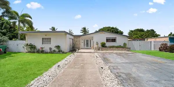 9915 Santos Dr