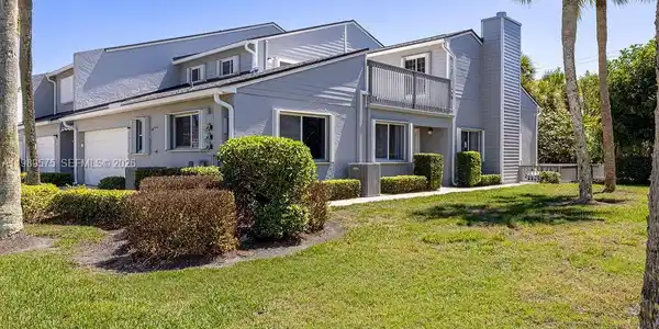 4949 N Highway A1a