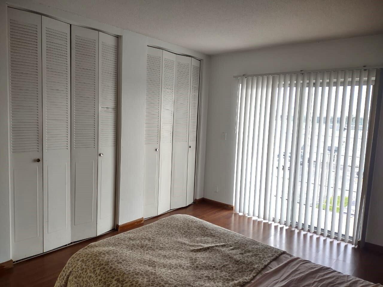 Image 4: Hallandale Mariana 7