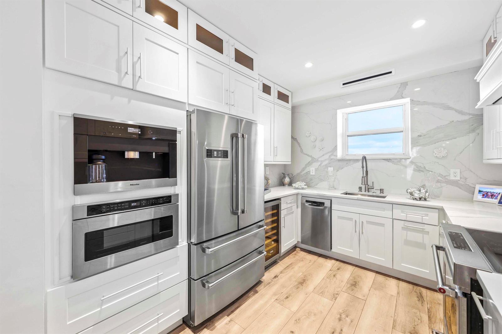 Image 3: Kitchen