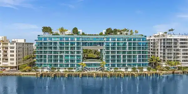 9221 E Bay Harbor Dr