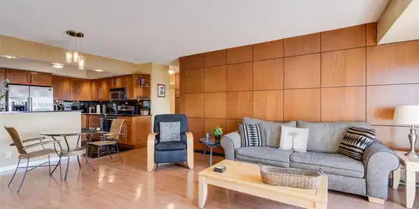 1625 SE 10th Ave