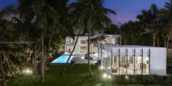 30 Palm Ave