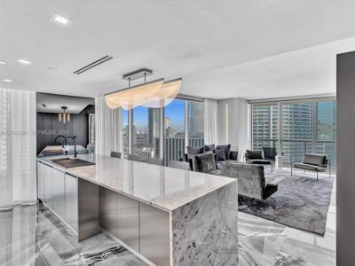 475 Brickell Ave