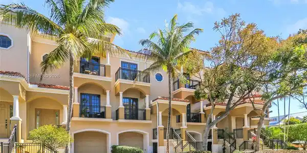 703 Del Sol Cir