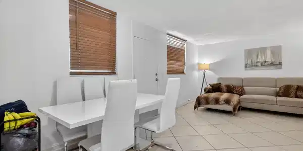 Image 2: 10-web-or-mls-8H3A6589