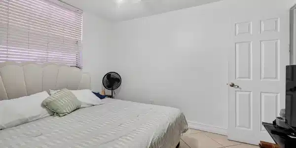 Image 4: 16-web-or-mls-8H3A6638