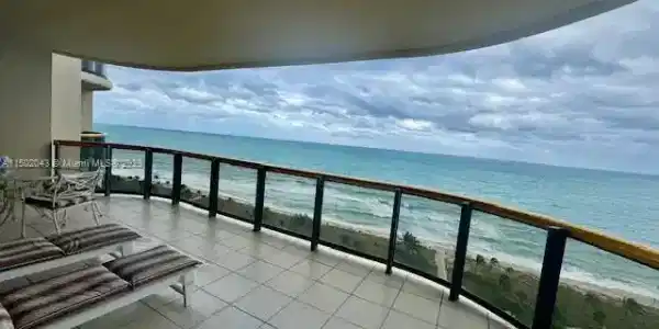 9999 Collins Ave