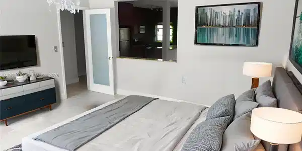 101 Collins Ave