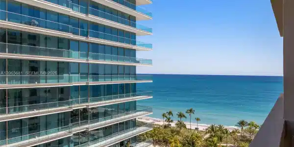 10185 Collins Ave