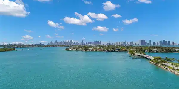 5 Island Ave
