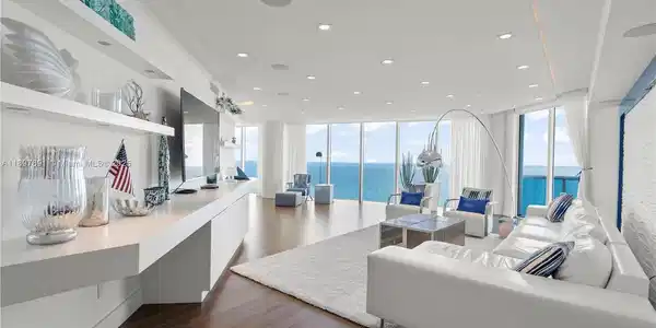 2711 S Ocean Dr